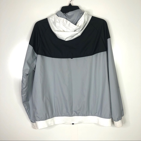 Nike Windbreaker - Picture 3 of 3
